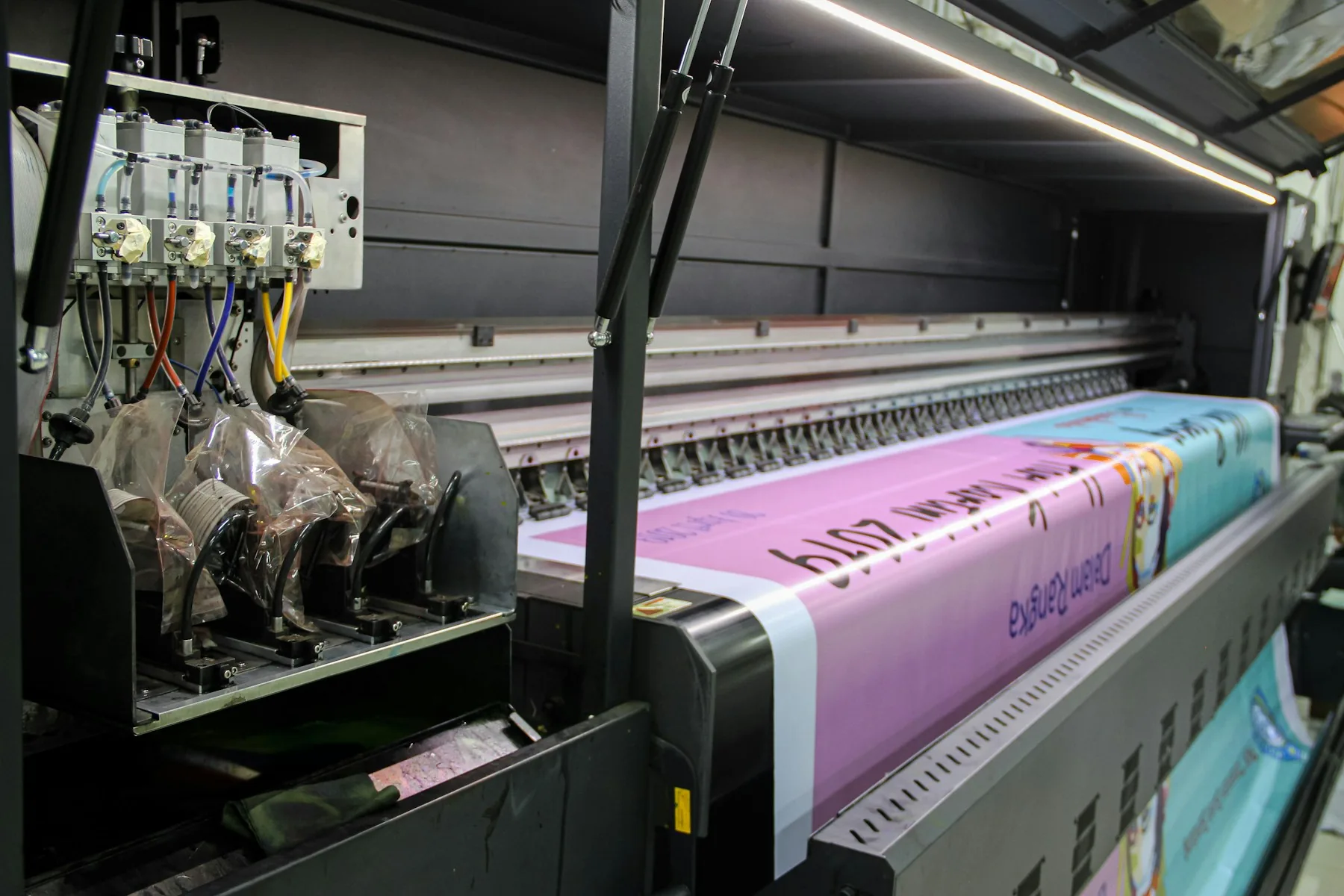Presse d'impression en atelier